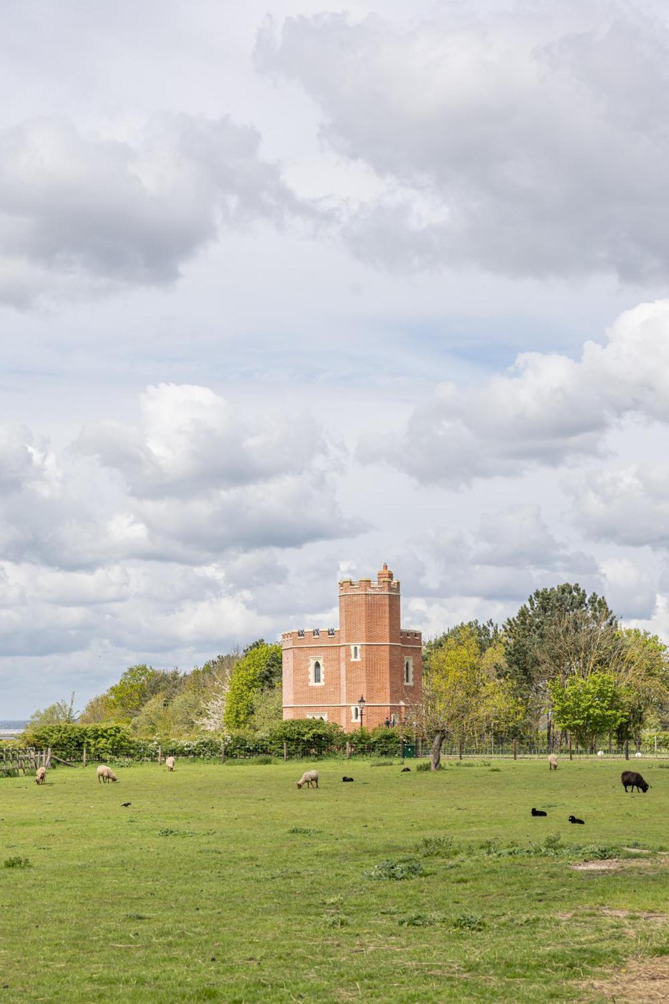 Saint Osyth South Lodge, St Osyth Priory מראה חיצוני תמונה
